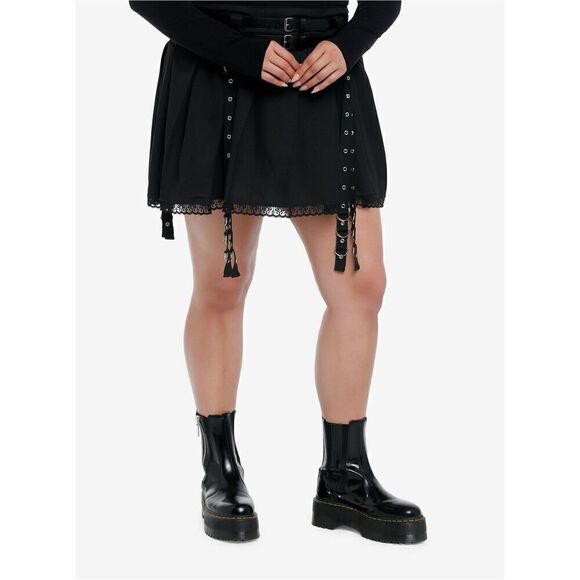 Dark Academia Black Grommet Strap Pleated Skirt With Belt Plus Size 1 - Picture 1 of 7